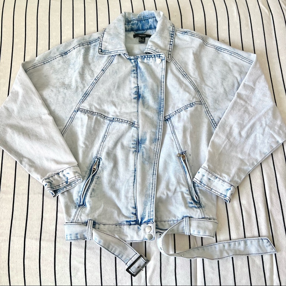 Oversized Denim Jacket Vintage 90's Style with Zipper and Belt - Faded Acid Wash